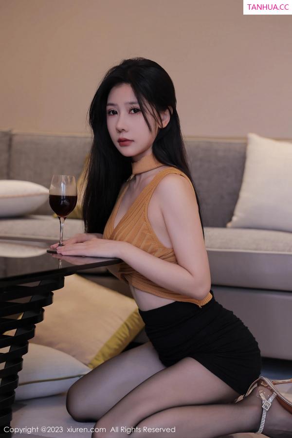 尹甜甜  [XiuRen]高清写真图 2023.06.15 No.6920 尹甜甜 黑丝美腿第2张图片